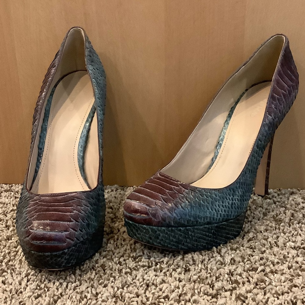 Joan & David closed-toe platform heels size 10M
